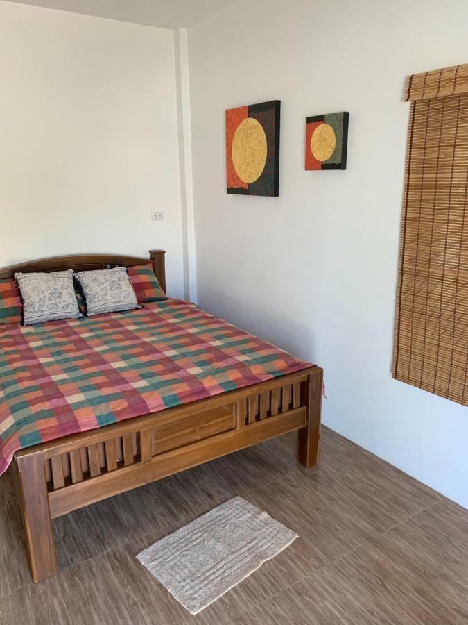Sunray Guesthouse สุนันท์บ้านพักริมคลอง Uthai Thani Dış mekan fotoğraf