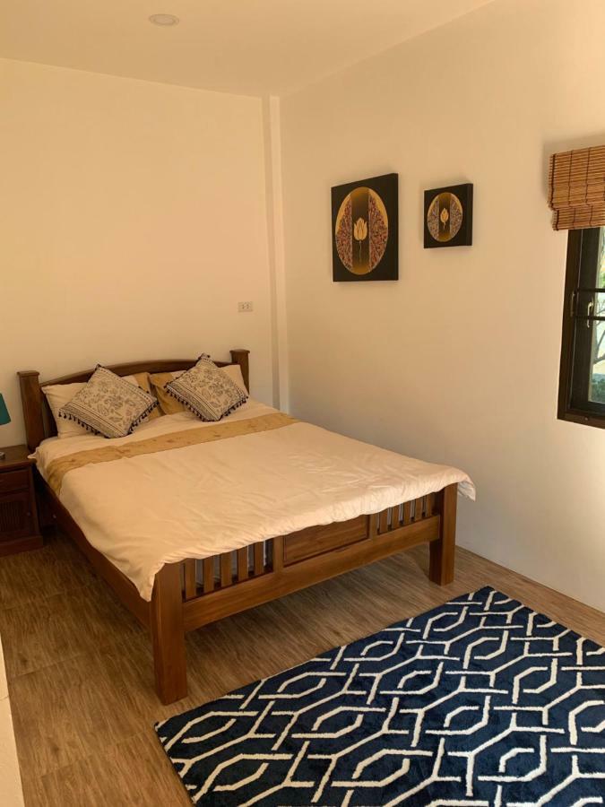 Sunray Guesthouse สุนันท์บ้านพักริมคลอง Uthai Thani Dış mekan fotoğraf